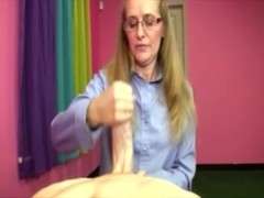 oma wichst den riesenschwanz (9)